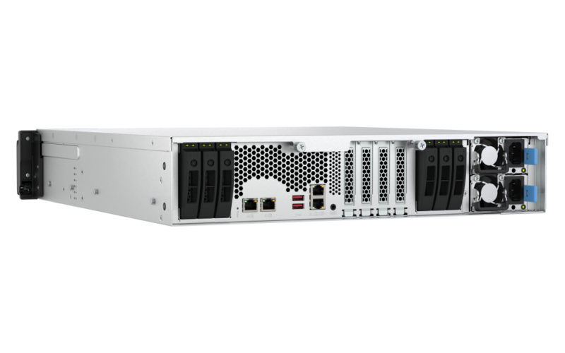 QNAP TS-h3077AFU-R7-64G - Storage All-Flash Enterprise 30 Baias com AMD Ryzen 7 e 64GB DDR5 - Imagem 2